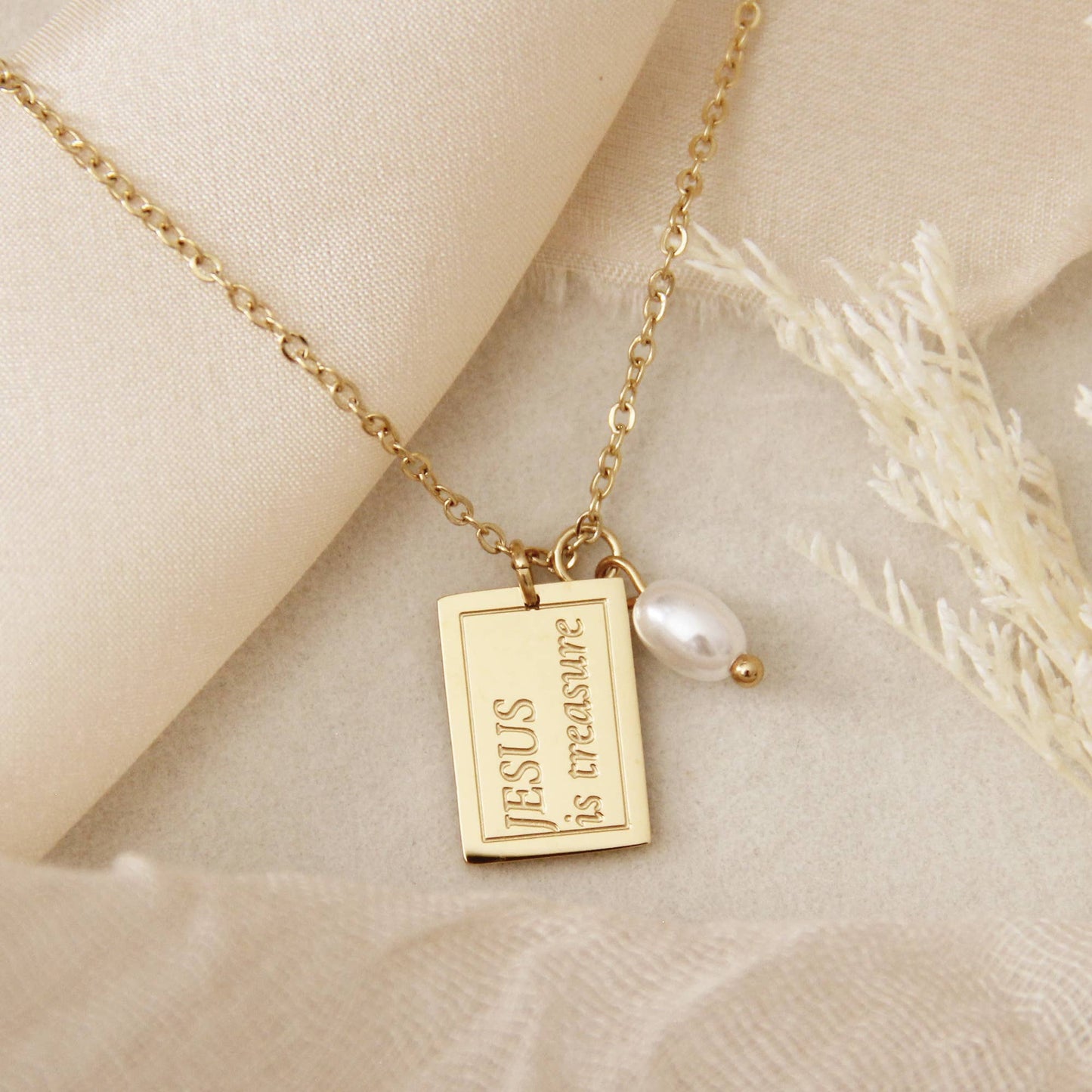 LoveStory - Parable of the Pearl Matt 13:45-46 Gold Necklace