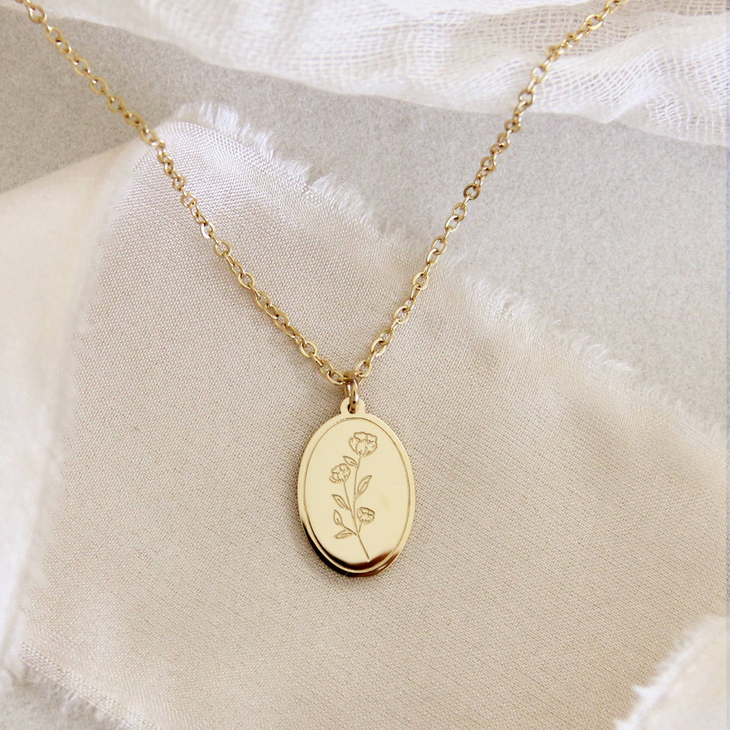 LoveStory - Flower Isaiah 40:8 Gold Necklace