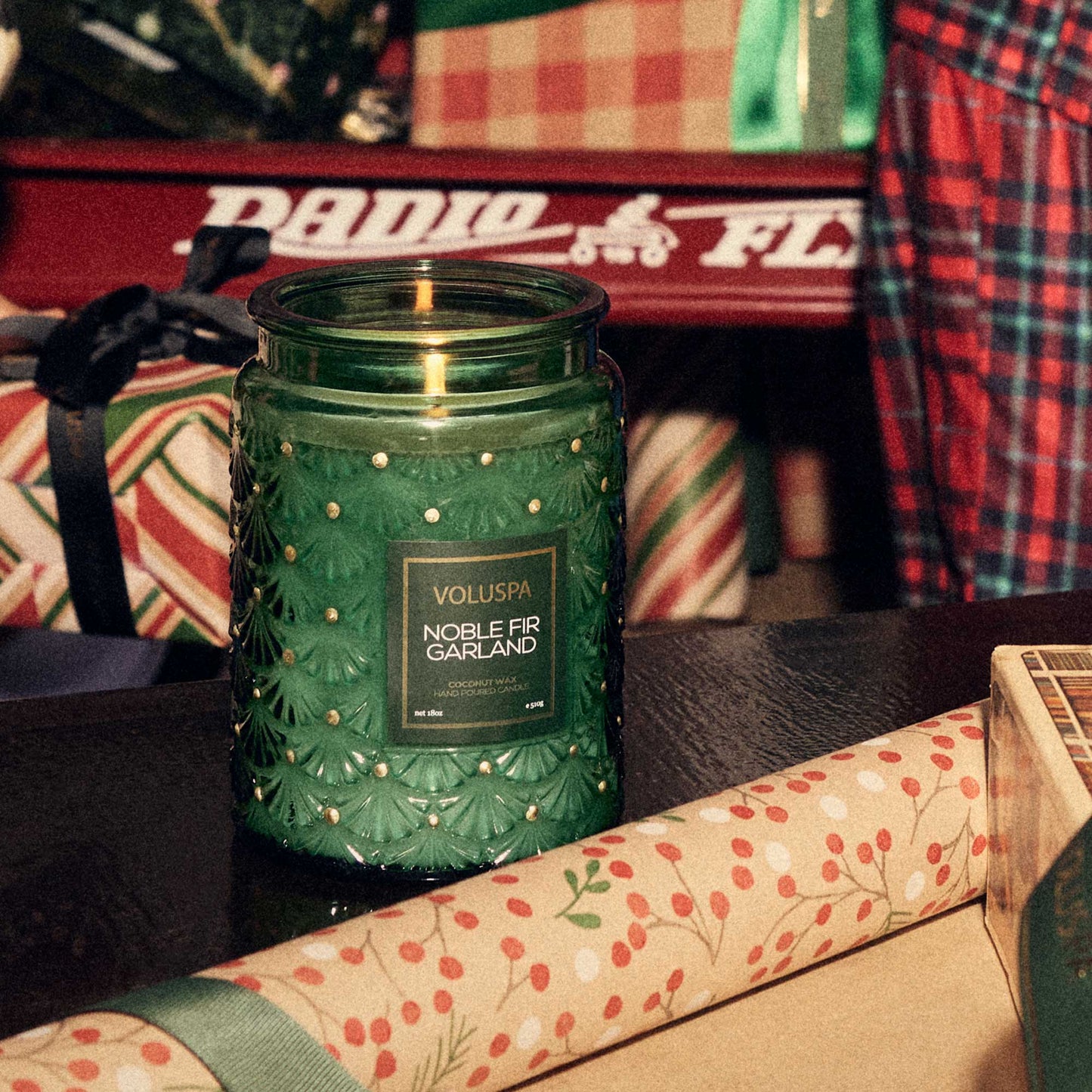 Voluspa - Noble Fir Garland 18oz Large Jar