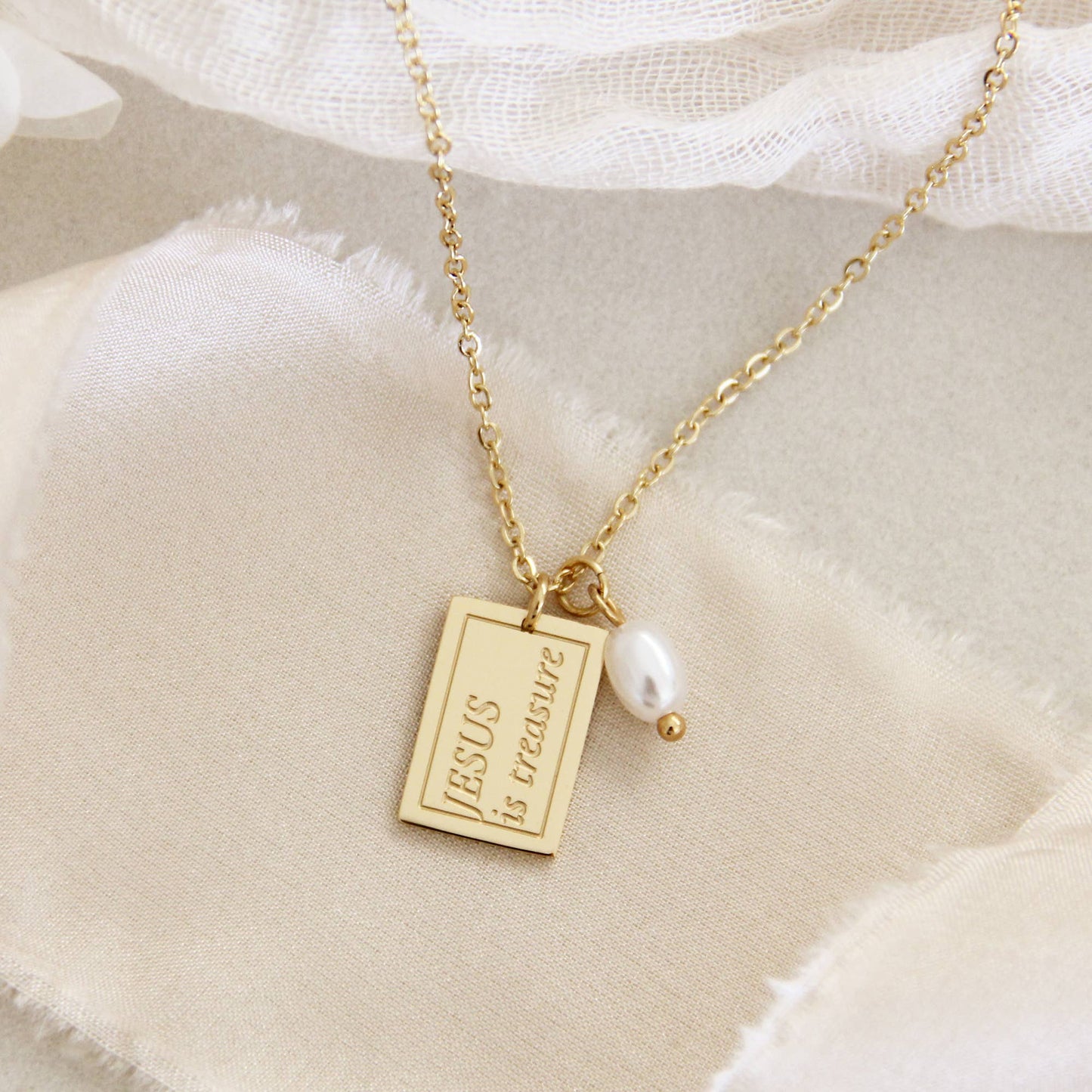 LoveStory - Parable of the Pearl Matt 13:45-46 Gold Necklace